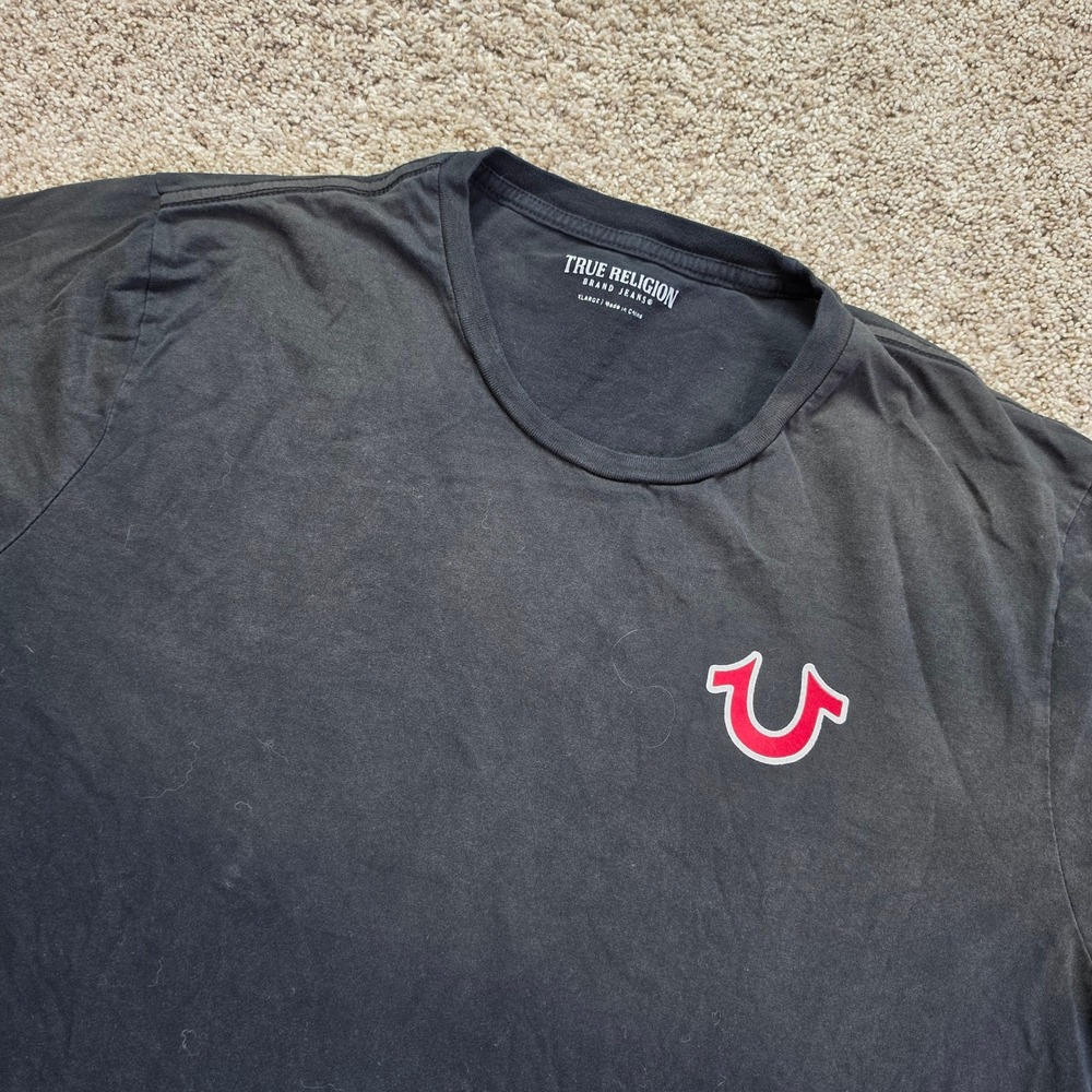 True Religion Shirt Mens XL Black Red Short Sleeve Horseshoe Logo Graphic Tee